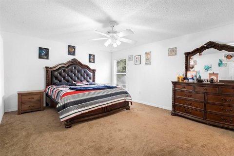 House in Deltona, Florida 3 bedrooms, 179.49 sq.m. № 1900122 - photo 24