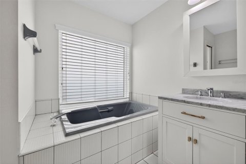 Villa ou maison à vendre à Tampa, Floride: 4 chambres, 255.85 m2 № 1904980 - photo 28