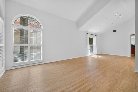 Villa ou maison à vendre à Tampa, Floride: 4 chambres, 255.85 m2 № 1904980 - photo 5