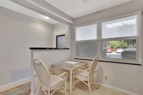 Condo in Coconut Creek, Florida, 2 bedrooms  № 1462218 - photo 7