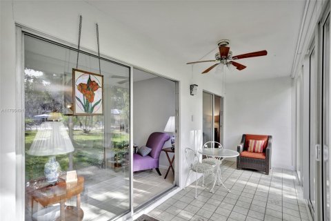 Condo in Coconut Creek, Florida, 2 bedrooms  № 1462218 - photo 25