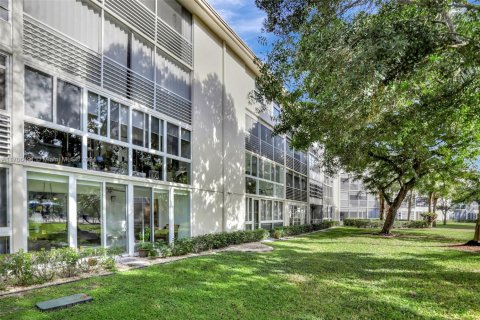Condo in Coconut Creek, Florida, 2 bedrooms  № 1462218 - photo 29