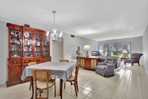 Condo in Coconut Creek, Florida, 2 bedrooms  № 1462218 - photo 8