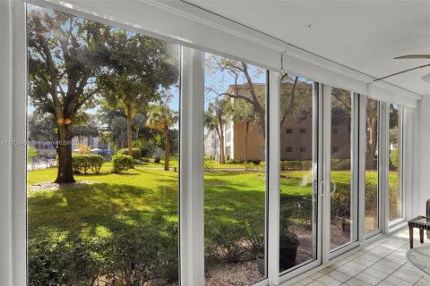 Condo in Coconut Creek, Florida, 2 bedrooms  № 1462218 - photo 24