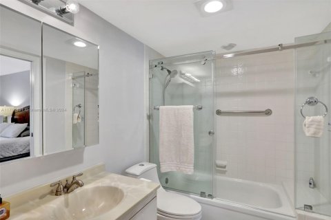 Condo in Coconut Creek, Florida, 2 bedrooms  № 1462218 - photo 21