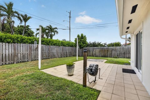 House in Fort Lauderdale, Florida 3 bedrooms, 115.38 sq.m. № 2261535 - photo 28