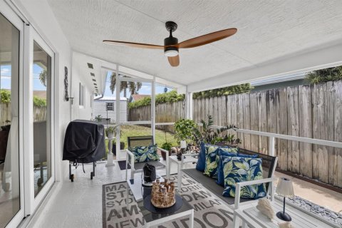House in Fort Lauderdale, Florida 3 bedrooms, 115.38 sq.m. № 2261535 - photo 25
