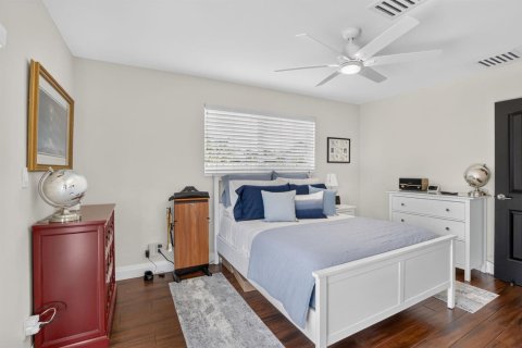 House in Fort Lauderdale, Florida 3 bedrooms, 115.38 sq.m. № 2261535 - photo 16