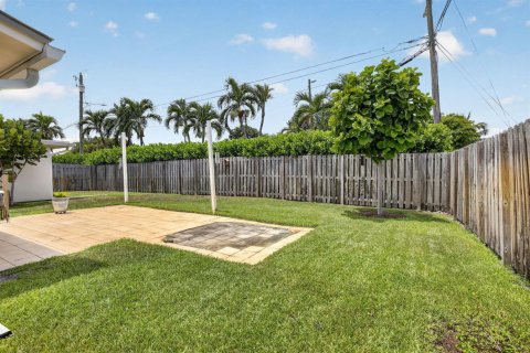 House in Fort Lauderdale, Florida 3 bedrooms, 115.38 sq.m. № 2261535 - photo 29