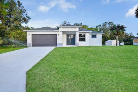 House in Lehigh Acres, Florida 3 bedrooms № 1756883 - photo 5