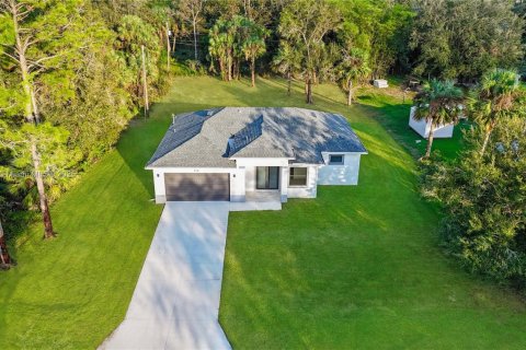 House in Lehigh Acres, Florida 3 bedrooms № 1756883 - photo 4