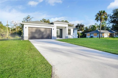 House in Lehigh Acres, Florida 3 bedrooms № 1756883 - photo 6