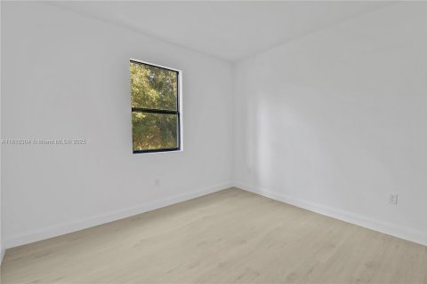 House in Lehigh Acres, Florida 3 bedrooms № 1756883 - photo 26