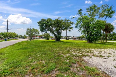 Propiedad comercial en venta en Fort Lauderdale, Florida № 1859115 - foto 20