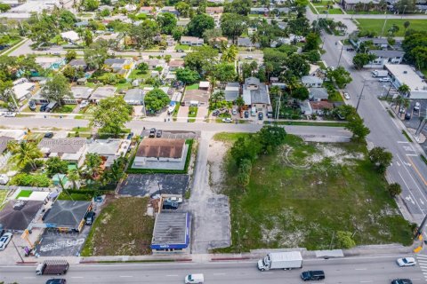 Propiedad comercial en venta en Fort Lauderdale, Florida № 1859115 - foto 8
