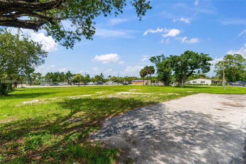 Propiedad comercial en venta en Fort Lauderdale, Florida № 1859115 - foto 19