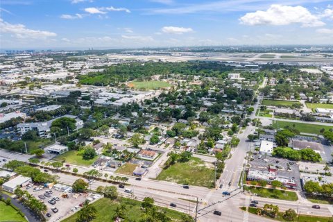 Propiedad comercial en venta en Fort Lauderdale, Florida № 1859115 - foto 6