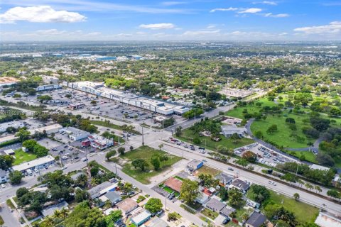 Propiedad comercial en venta en Fort Lauderdale, Florida № 1859115 - foto 5