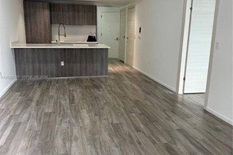 Condo in Miami, Florida, 1 bedroom № 2177717 - photo 6