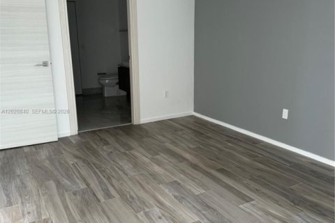 Condo in Miami, Florida, 1 bedroom № 2177717 - photo 21