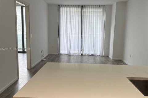 Condo in Miami, Florida, 1 bedroom № 2177717 - photo 12