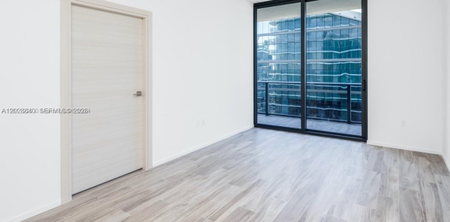 Condo in Miami, Florida, 1 bedroom № 2177717
