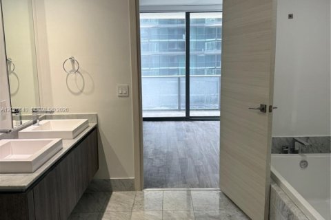 Condo in Miami, Florida, 1 bedroom № 2177717 - photo 26