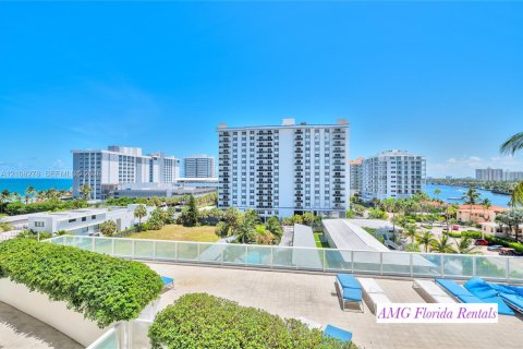 Condo in Fort Lauderdale, Florida, 1 bedroom  № 2426081 - photo 8