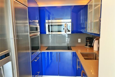 Condo in Fort Lauderdale, Florida, 1 bedroom  № 2426081 - photo 4