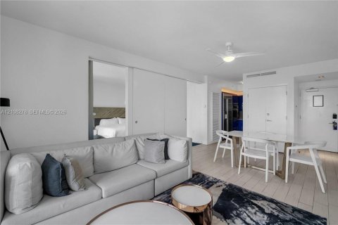 Condo in Fort Lauderdale, Florida, 1 bedroom  № 2426081 - photo 6
