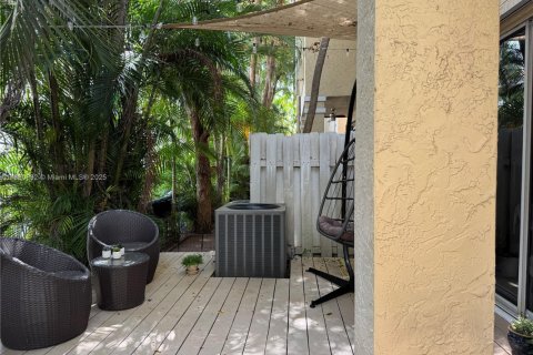 Townhouse in Aventura, Florida 3 bedrooms, 165.37 sq.m. № 1943854 - photo 11
