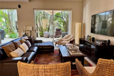 Townhouse in Aventura, Florida 3 bedrooms, 165.37 sq.m. № 1943854 - photo 13