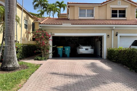 Townhouse in Aventura, Florida 3 bedrooms, 165.37 sq.m. № 1943854 - photo 3