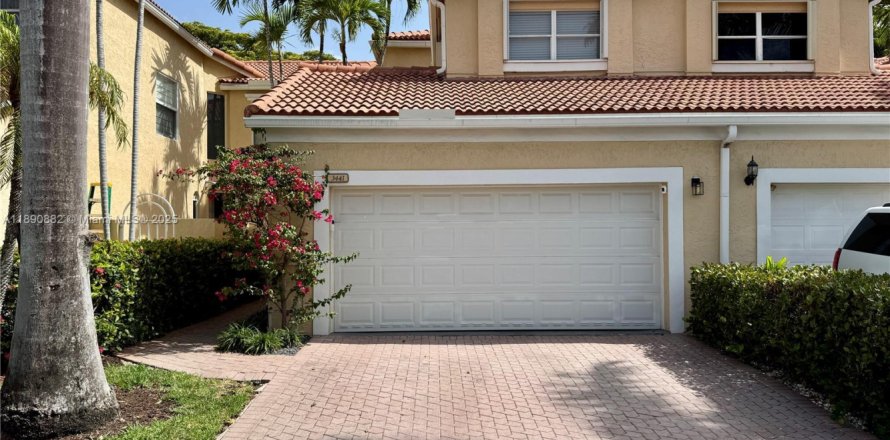Townhouse in Aventura, Florida 3 bedrooms, 165.37 sq.m. № 1943854