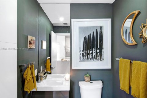 Touwnhouse à vendre à Hollywood, Floride: 3 chambres, 185.8 m2 № 1863232 - photo 12