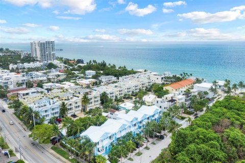 Touwnhouse à vendre à Hollywood, Floride: 3 chambres, 185.8 m2 № 1863232 - photo 3