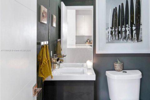 Touwnhouse à vendre à Hollywood, Floride: 3 chambres, 185.8 m2 № 1863232 - photo 13