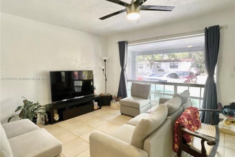 Casa en venta en Miramar, Florida, 3 dormitorios, 151.06 m2 № 1966949 - foto 4