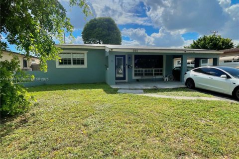 Casa en venta en Miramar, Florida, 3 dormitorios, 151.06 m2 № 1966949 - foto 2