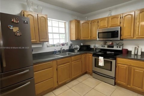 Casa en venta en Miramar, Florida, 3 dormitorios, 151.06 m2 № 1966949 - foto 7