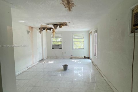 Casa en venta en Miramar, Florida, 3 dormitorios, 151.06 m2 № 1966949 - foto 19