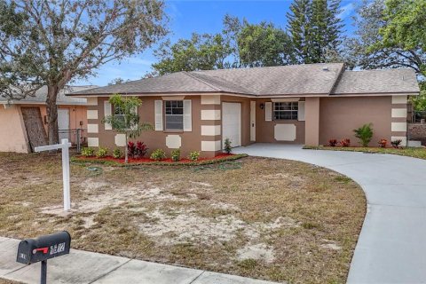 Casa en venta en Tarpon Springs, Florida, 3 dormitorios, 125.42 m2 № 1569695 - foto 1