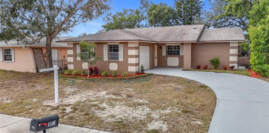 Casa en Tarpon Springs, Florida 3 dormitorios, 125.42 m2 № 1569695