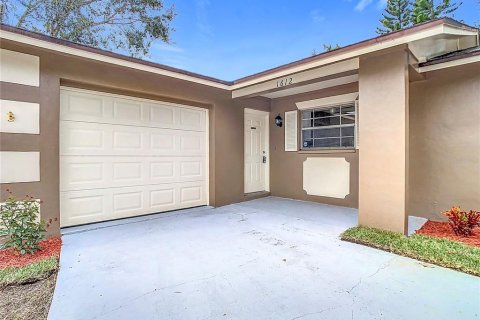 Casa en venta en Tarpon Springs, Florida, 3 dormitorios, 125.42 m2 № 1569695 - foto 2