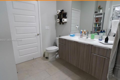 Condo in Doral, Florida, 1 bedroom  № 1999774 - photo 10