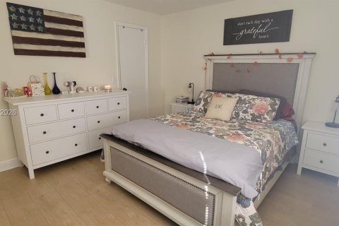 Condominio en alquiler en Sunrise, Florida, 2 dormitorios, 98.94 m2 № 2047623 - foto 5