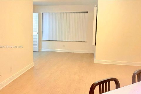 Condominio en alquiler en Sunrise, Florida, 2 dormitorios, 98.94 m2 № 2047623 - foto 14