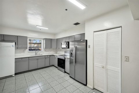 Villa ou maison à vendre à West Park, Floride: 5 chambres, 272.58 m2 № 2397415 - photo 19