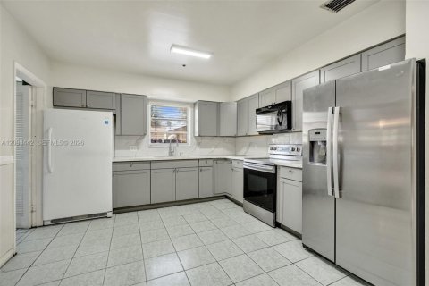 Villa ou maison à vendre à West Park, Floride: 5 chambres, 272.58 m2 № 2397415 - photo 18