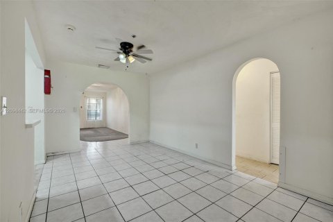 Villa ou maison à vendre à West Park, Floride: 5 chambres, 272.58 m2 № 2397415 - photo 14